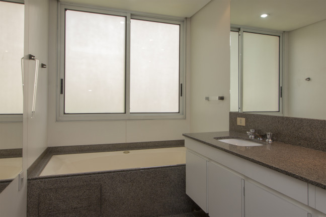 Imagem Apartamento com 3 Quartos à Venda, 210 m² em Itaim Bibi - São Paulo