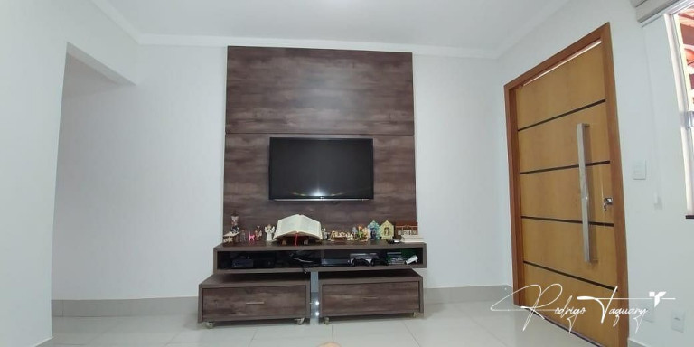 Imagem Casa de Condomínio com 3 Quartos à Venda, 210 m² em Sítio De Recreio Ipê - Goiânia