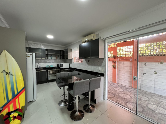 Imagem Casa com 2 Quartos à Venda, 150 m² em São João Do Rio Vermelho - Florianópolis Imagem Casa com 2 Quartos à Venda, 150 m² em São João Do Rio Vermelho - Florianópolis