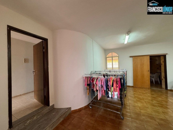 Imagem Casa com 3 Quartos à Venda, 450 m² em Setor Coimbra - Goiânia Imagem Casa com 3 Quartos à Venda, 450 m² em Setor Coimbra - Goiânia