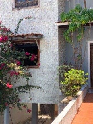 Imagem Casa com 3 Quartos à Venda, 220 m² em Stella Maris - Salvador