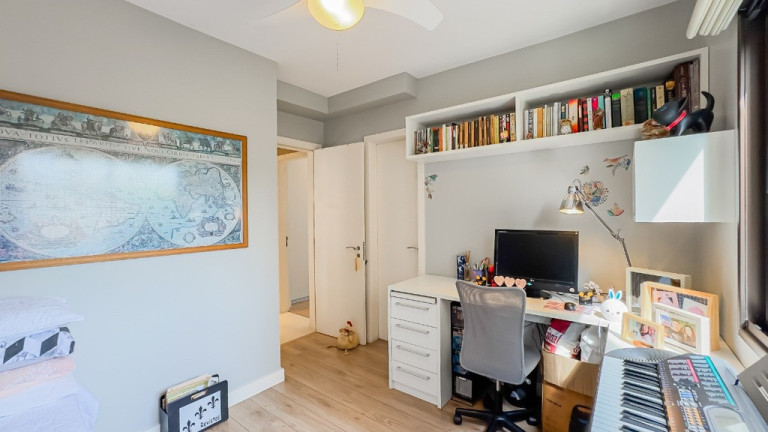 Imagem Imóvel com 2 Quartos à Venda, 86 m² em Petrópolis - Porto Alegre Imagem Imóvel com 2 Quartos à Venda, 86 m² em Petrópolis - Porto Alegre