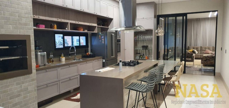 Casa com 3 Quartos à Venda,  em Jardim Itália - Cuiabá