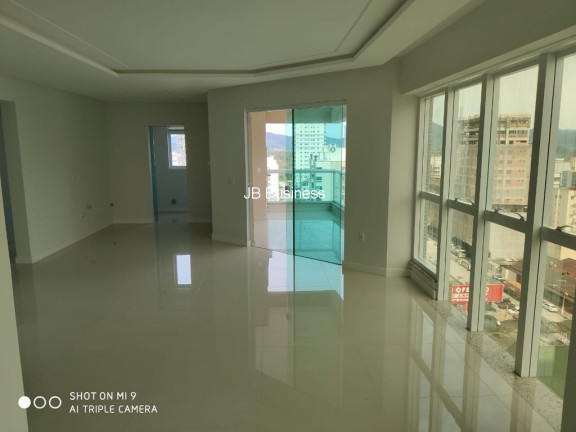 Imagem Imóvel com 3 Quartos à Venda, 119 m² em Meia Praia - Itapema