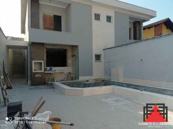 Imagem Casa com 3 Quartos à Venda, 135 m² em Vila Tupi - Praia Grande