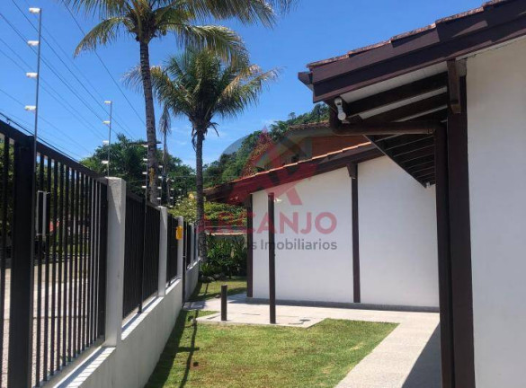 Imagem Casa com 7 Quartos à Venda, 208 m² em Praia Grande - Ubatuba Imagem Casa com 7 Quartos à Venda, 208 m² em Praia Grande - Ubatuba