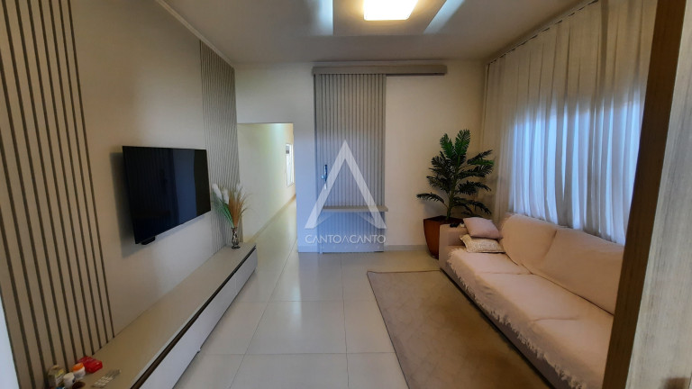 Imagem Casa com 2 Quartos à Venda, 337 m² em Jardim Das Itaúbas - Sinop