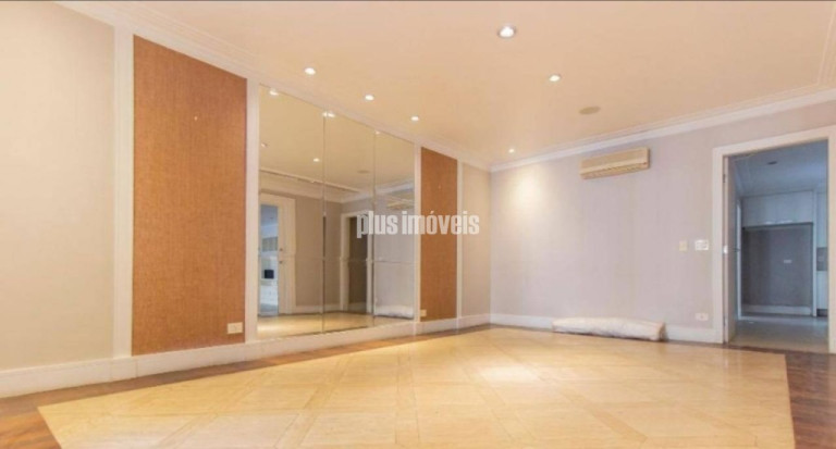 Imagem Casa com 4 Quartos à Venda, 580 m² em Jardim Paulista - São Paulo Imagem Casa com 4 Quartos à Venda, 580 m² em Jardim Paulista - São Paulo