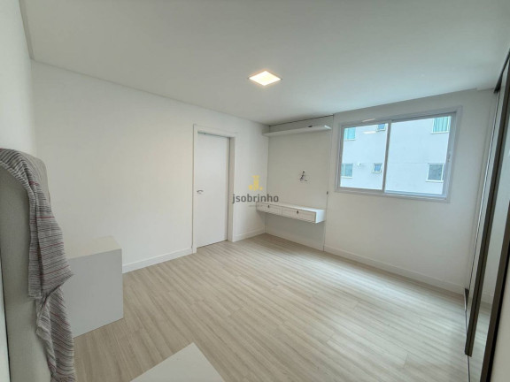 Imagem Apartamento com 3 Quartos para Alugar, 130 m² em Meia Praia - Itapema