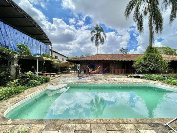 Casa com 5 Quartos à Venda ou Locação, 756 m² em Granja Viana - Cotia