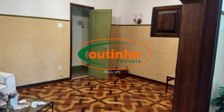 Imagem Casa com 5 Quartos à Venda, 795 m² em Grajaú - Rio De Janeiro Imagem Casa com 5 Quartos à Venda, 795 m² em Grajaú - Rio De Janeiro