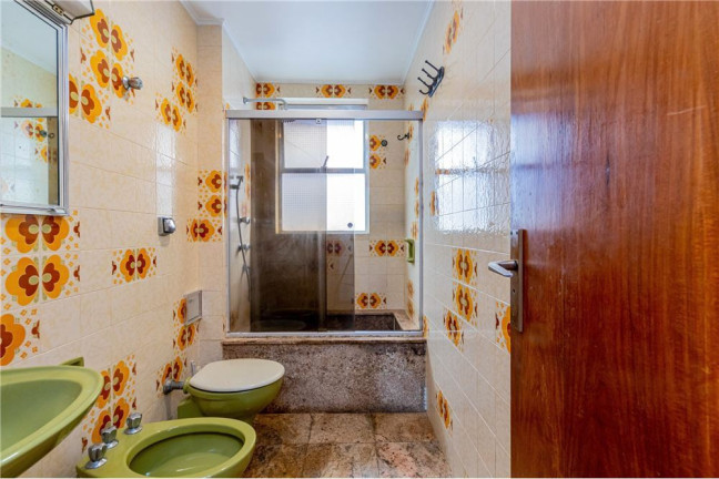 Imagem Imóvel com 3 Quartos à Venda, em Rio Branco - Porto Alegre Imagem Imóvel com 3 Quartos à Venda, em Rio Branco - Porto Alegre