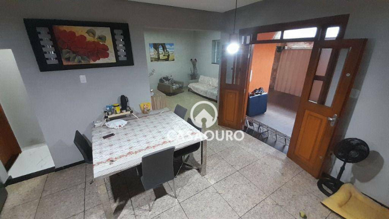 Imagem Casa com 4 Quartos à Venda, 300 m² em Floresta - Belo Horizonte Imagem Casa com 4 Quartos à Venda, 300 m² em Floresta - Belo Horizonte