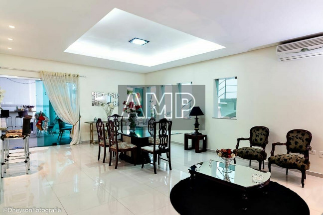 Imagem Casa com 3 Quartos à Venda, 250 m² em Tarumã - Manaus