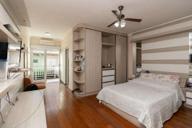 Casa com 4 Quartos à Venda,  em Cambuci - São Paulo