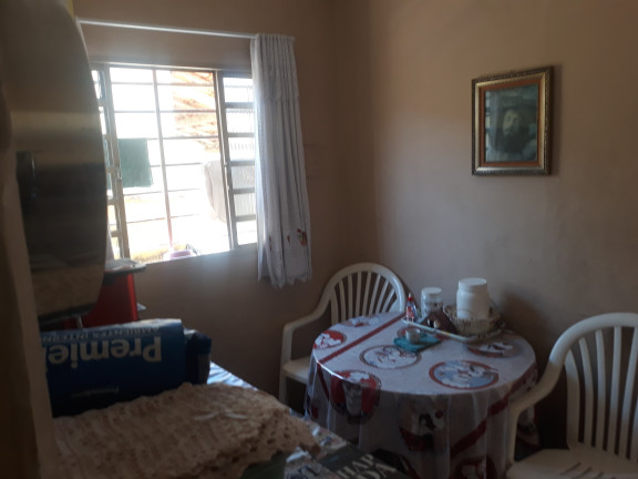 Imagem Casa com 4 Quartos à Venda, 150 m² em R$380.000,00  //  Carlos Prates - Belo Horizonte