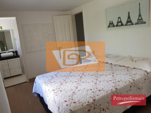 Imagem Casa com 4 Quartos à Venda, 200 m² em Castelanea - Petrópolis Imagem Casa com 4 Quartos à Venda, 200 m² em Castelanea - Petrópolis