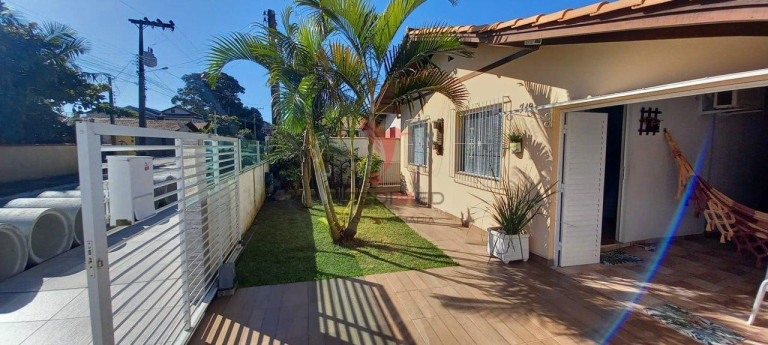 Imagem Casa com 3 Quartos à Venda, 100 m² em Centro - Penha Imagem Casa com 3 Quartos à Venda, 100 m² em Centro - Penha