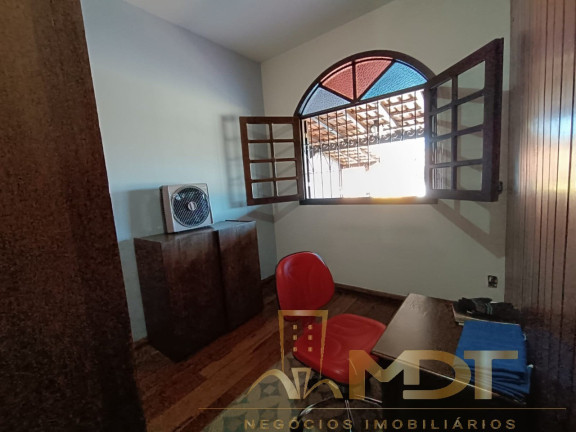 Imagem Sobrado com 4 Quartos à Venda, 314 m² em Eymard - Belo Horizonte