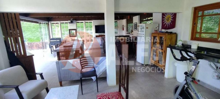 Imagem Casa com 3 Quartos à Venda, 1.500 m² em Algarve - Cotia