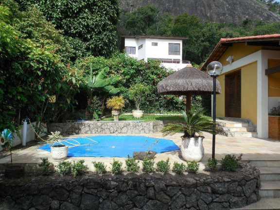 Casa com 4 Quartos à Venda, 305 m² em Itaipu - Niterói