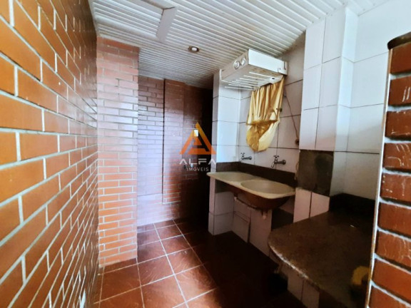 Imagem Casa com 4 Quartos à Venda, 169 m²
