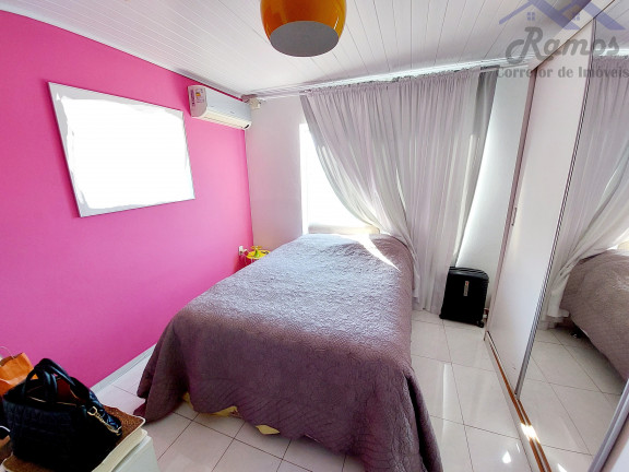 Imagem Imóvel com 4 Quartos à Venda,  em Vila Nova - Porto Alegre