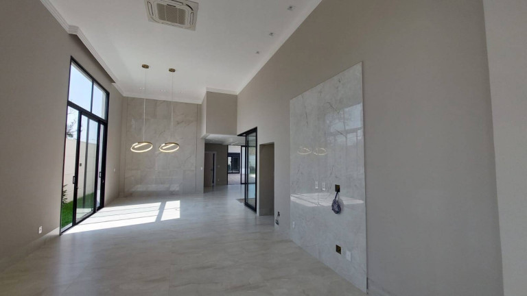 Imagem Casa com 4 Quartos à Venda, 693 m² em Condomínio Florais Itália - Cuiabá