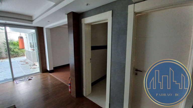 Imagem Sobrado com 4 Quartos para Alugar, em Centro - Balneário Camboriú Imagem Sobrado com 4 Quartos para Alugar, em Centro - Balneário Camboriú