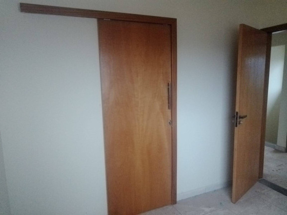 Imagem Sobrado com 3 Quartos para Alugar,  em Arapongas