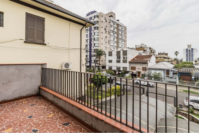 Imagem Casa com 3 Quartos à Venda, 200 m² em Santana - Porto Alegre Imagem Casa com 3 Quartos à Venda, 200 m² em Santana - Porto Alegre