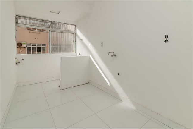 Imagem Imóvel com 1 Quarto à Venda,  em Passo Da Areia - Porto Alegre