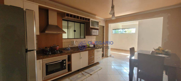 Imagem Sobrado com 6 Quartos à Venda, 350 m² em Praia De Armação Do Itapocorói - Penha Imagem Sobrado com 6 Quartos à Venda, 350 m² em Praia De Armação Do Itapocorói - Penha