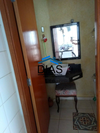 Imagem Casa com 3 Quartos à Venda, 210 m² em Centro - Araraquara Imagem Casa com 3 Quartos à Venda, 210 m² em Centro - Araraquara