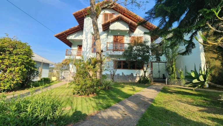 Imagem Casa com 3 Quartos à Venda, 450 m² em Golfe - Teresópolis
