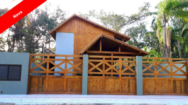 Imagem Imóvel com 6 Quartos à Venda,  em Mariscal - Bombinhas