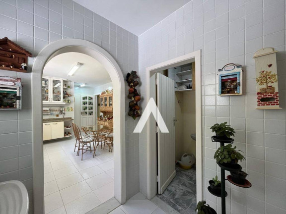 Imagem Casa com 9 Quartos à Venda, 235 m² em Quebra Frascos - Teresópolis Imagem Casa com 9 Quartos à Venda, 235 m² em Quebra Frascos - Teresópolis