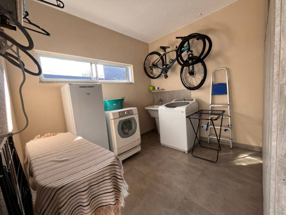 Imagem Casa com 4 Quartos à Venda, 330 m² em Cancelli - Cascavel