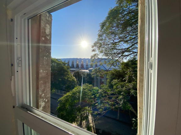 Imagem Imóvel com 2 Quartos à Venda, 82 m² em Menino Deus - Porto Alegre Imagem Imóvel com 2 Quartos à Venda, 82 m² em Menino Deus - Porto Alegre