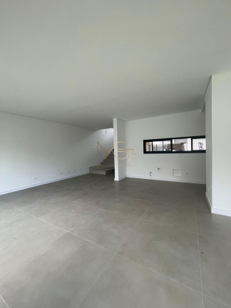 Imagem Sobrado com 3 Quartos à Venda, 253 m² em Cascatinha - Curitiba Imagem Sobrado com 3 Quartos à Venda, 253 m² em Cascatinha - Curitiba