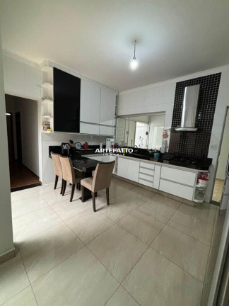 Casa com 3 Quartos à Venda, 186 m² em Esplanada Primo Menegheti - Franca