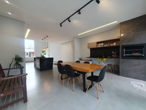 Imagem Casa com 3 Quartos à Venda, 300 m² em Bairro Do Grama - Caçapava