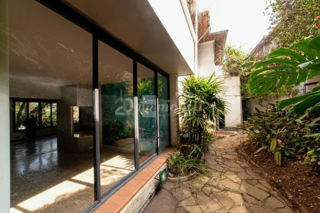 Imagem Casa com 5 Quartos à Venda, 400 m² em Pacaembu - São Paulo Imagem Casa com 5 Quartos à Venda, 400 m² em Pacaembu - São Paulo