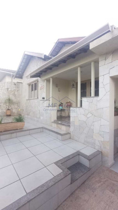 Imagem Casa com 3 Quartos à Venda, 330 m² em Vila Steola - Pirassununga Imagem Casa com 3 Quartos à Venda, 330 m² em Vila Steola - Pirassununga