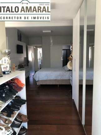 Imagem Imóvel com 5 Quartos à Venda, 200 m² em Centro - Balneário Camboriú Imagem Imóvel com 5 Quartos à Venda, 200 m² em Centro - Balneário Camboriú