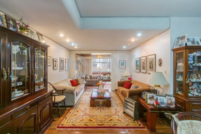 Imagem Imóvel com 3 Quartos à Venda, 275 m² em Rio Branco - Porto Alegre