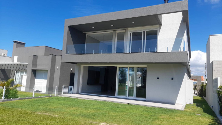 Imagem Casa com 4 Quartos à Venda, 307 m² em Xangri-lá