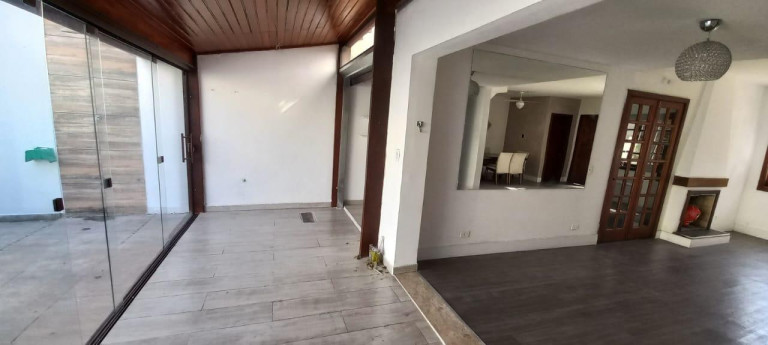Imagem Imóvel com 3 Quartos à Venda, 150 m² Imagem Imóvel com 3 Quartos à Venda, 150 m²