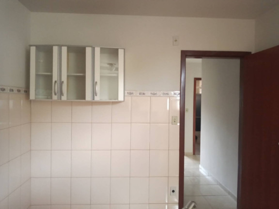 Apartamento com 3 Quartos para Alugar, 252 m² em Grão Pará - Teófilo Otoni