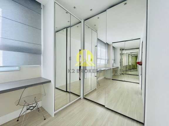 Imagem Apartamento com 4 Quartos à Venda, 145 m² em Centro - Balneário Camboriú Imagem Apartamento com 4 Quartos à Venda, 145 m² em Centro - Balneário Camboriú